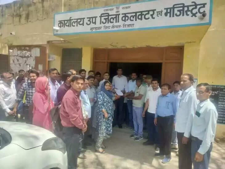 बीडीओ से सरेआम मारपीट के आरोप में निलंबित कोटकासिम प्रधान को बड़ी राहत, एक्सक्लुसीव फुटेज में जानें राज्य सरकार ने क्यों लिया निलंबन वापस