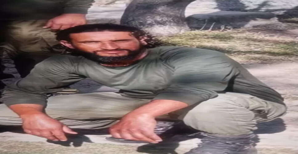 उधमपुर मुठभेड़ में शहीद हुए कांस्टेबल अमजिद अली खान को जम्मू-कश्मीर पुलिस ने दी श्रद्धांजलि