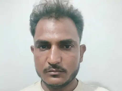 सीकर में लूट और मारपीट का फरार आरोपी गिरफ्तार, ढाई साल से बहन के घर छिपकर रह रहा था