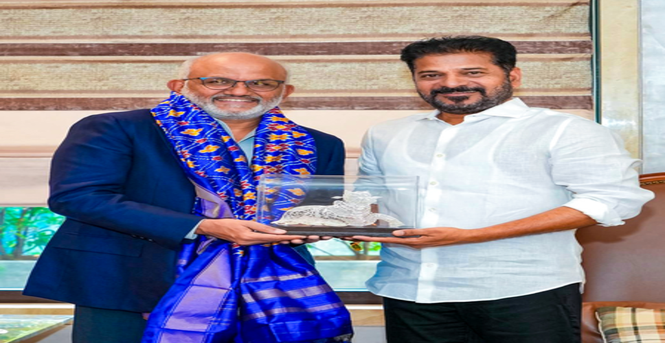 तेलंगाना को मैन्युफैक्चरिंग हब बनाने पर जोर दे रहे सीएम रेवंत रेड्डी, शांतनु नारायण से की मुलाकात