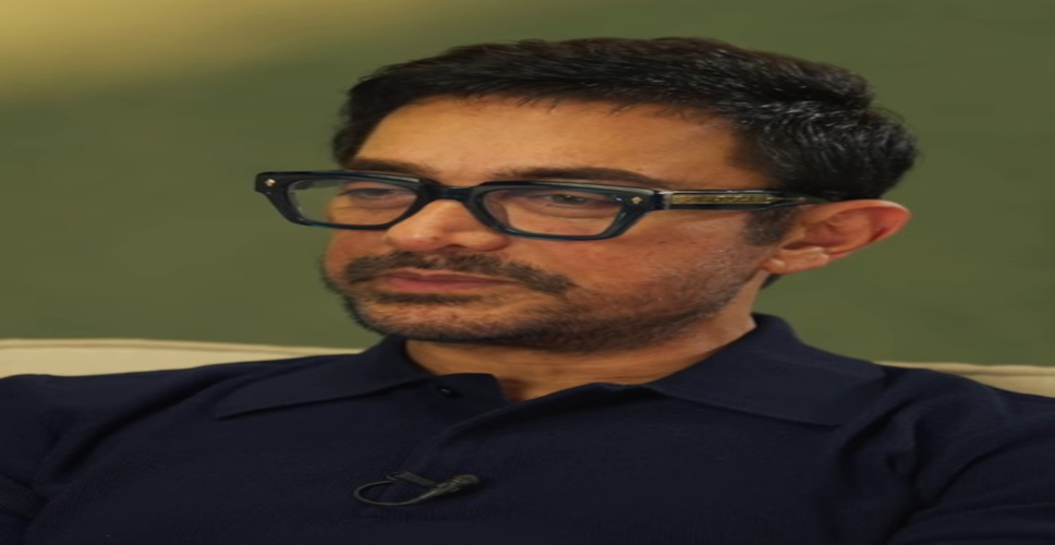 जुनैद ने अपनी पहचान खुद बनाई, मुझे स्क्रिप्ट तक नहीं दिखाता : आमिर खान