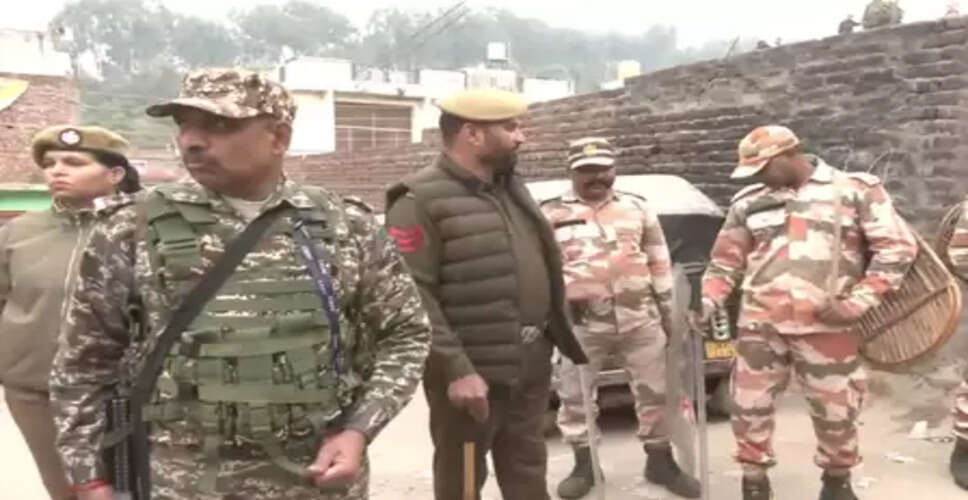 जम्मू-कश्मीर: ओवर ग्राउंड वर्कर्स के खिलाफ कार्रवाई, हिरासत में लिए गए 150 से ज्यादा लोग