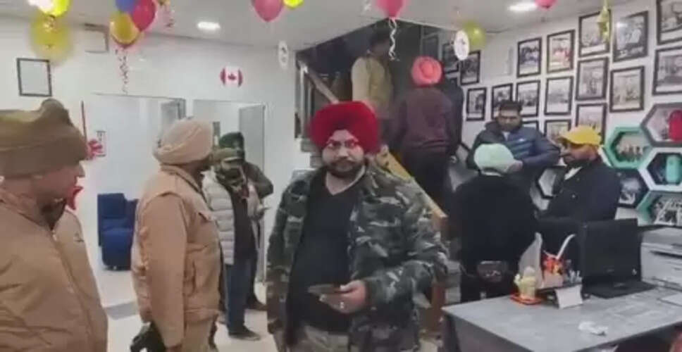 पंजाब: गुरदासपुर औसी हब इमिग्रेशन सेंटर के बाहर फायरिंग, जांच में जुटी पुलिस