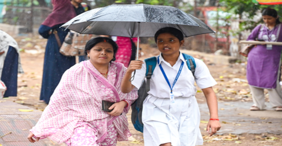 बिहार: गोपालगंज में बारिश से भीषण जलभराव की स्थिति, जल निकासी व्यवस्था की खामियां उजागर