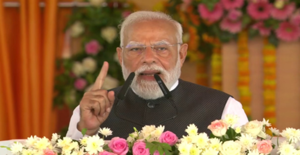 पश्चिम बंगाल में दूसरे चरण के लिए वोटिंग, पीएम मोदी बोले- लोग भयमुक्त होकर दे रहे हैं वोट