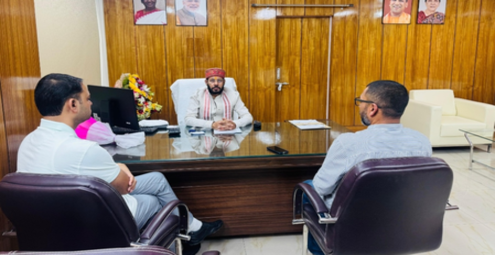 कालाबाजारी पर उत्तर प्रदेश सरकार सख्त, मंत्री मनोज पांडेय ने दी राशन माफिया को जेल भेजने की चेतावनी