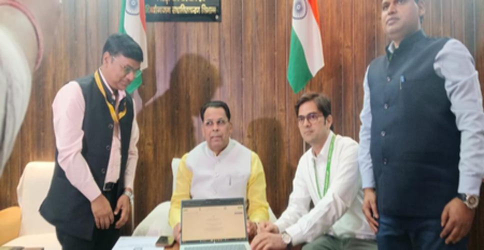 उत्तर प्रदेश के मंत्री नरेंद्र कश्यप ने जनगणना 2027 के स्व-गणना अभियान में भाग लिया