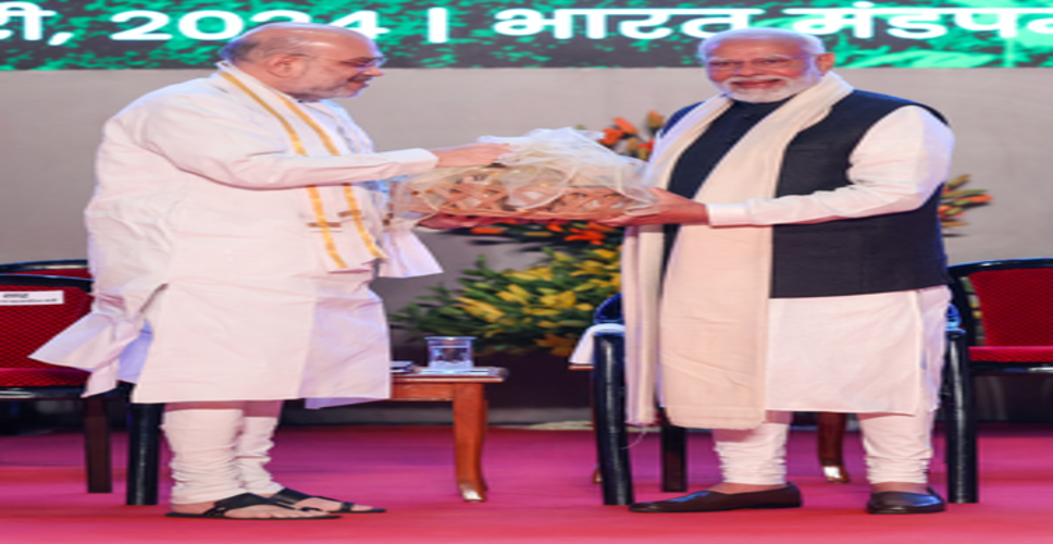 पीएम मोदी, अमित शाह समेत नेताओं ने दी महाराष्ट्र और गुजरात दिवस की शुभकामनाएं