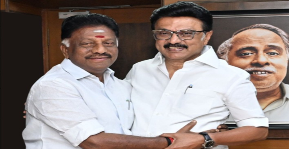 तमिलनाडु: एआईएडीएमके से बाहर किए गए पन्नीरसेल्वम डीएमके में शामिल, सीएम स्टालिन ने किया स्वागत