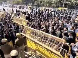 अरावली पर्वतमाला बचाने को लेकर जयपुर की सड़कों पर उमड़ा जनसैलाब, वीडियो में देखें ‘अरावली बचाओ–जीवन बचाओ’ के नारे गूंजे