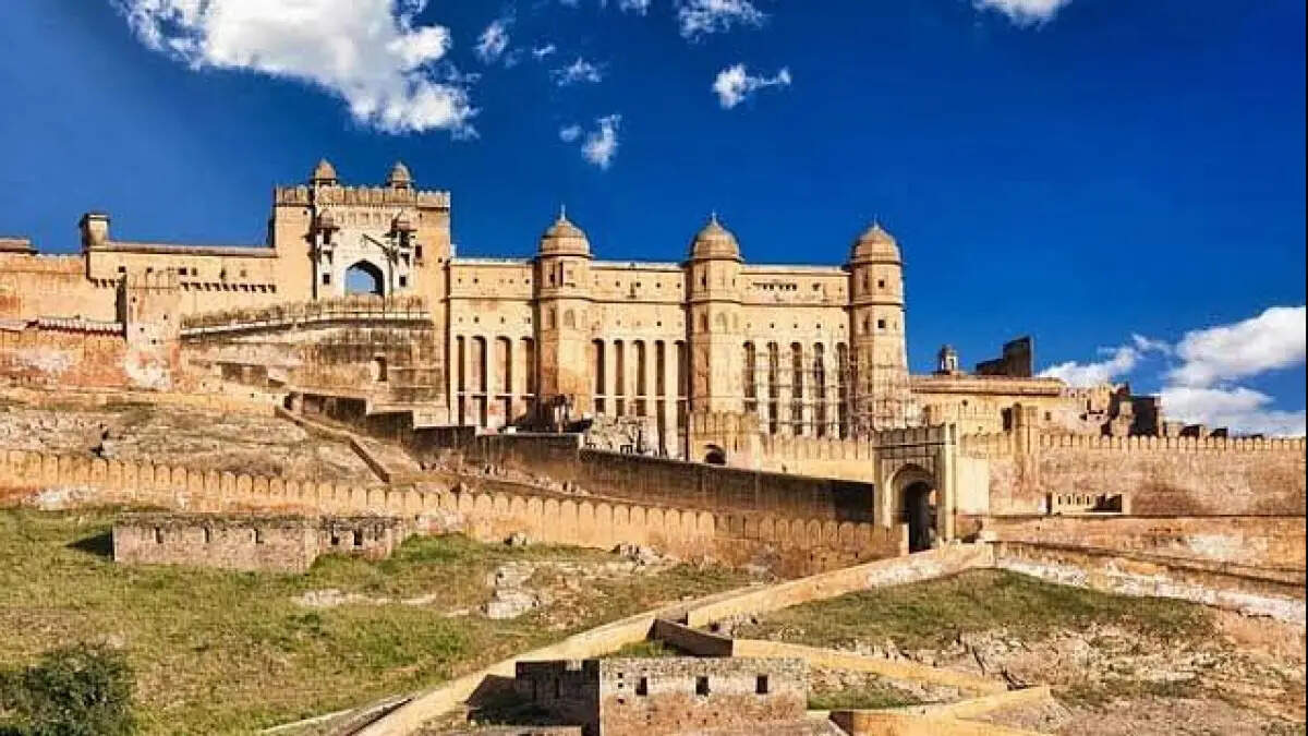 100 वर्षों की मेहनत का परिणाम है जयपुर स्थित आमेर का किला, इस वायरल डॉक्यूमेंट्री में देखिये दिलचस्प निर्माण गाथा