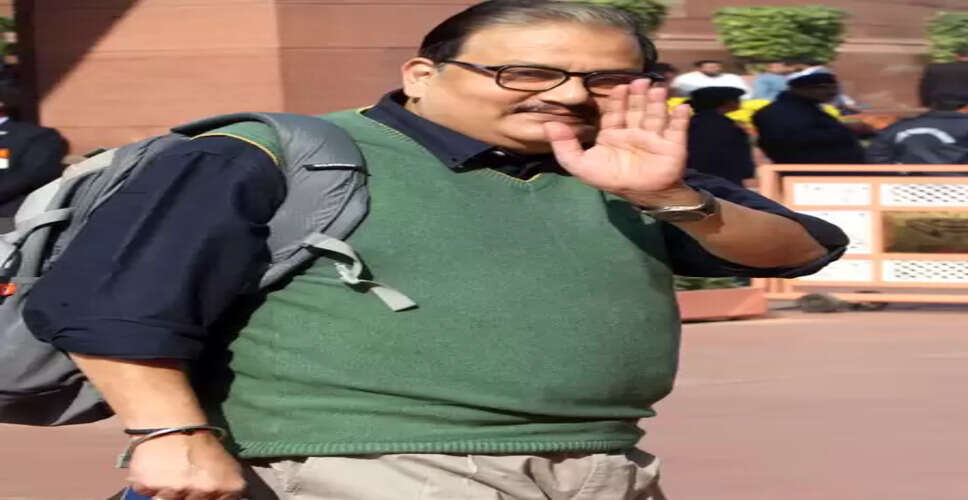 मनोज झा ने बांग्लादेश से भारतीय राजनयिकों के परिवारों को वापस बुलाने के फैसले को उचित ठहराया