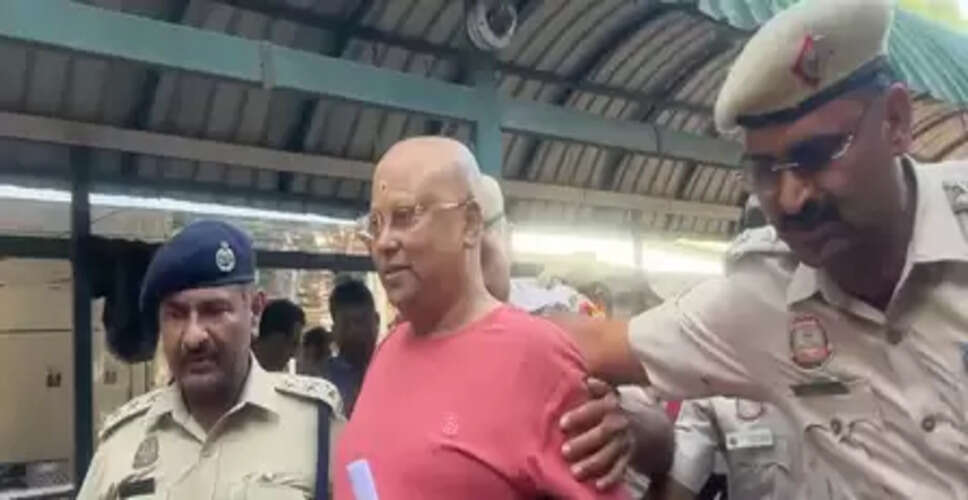 चैतन्यानंद ने लड़कियों को झांसा देकर एयर होस्टेस बनाने का किया था वादा : दिल्ली पुलिस