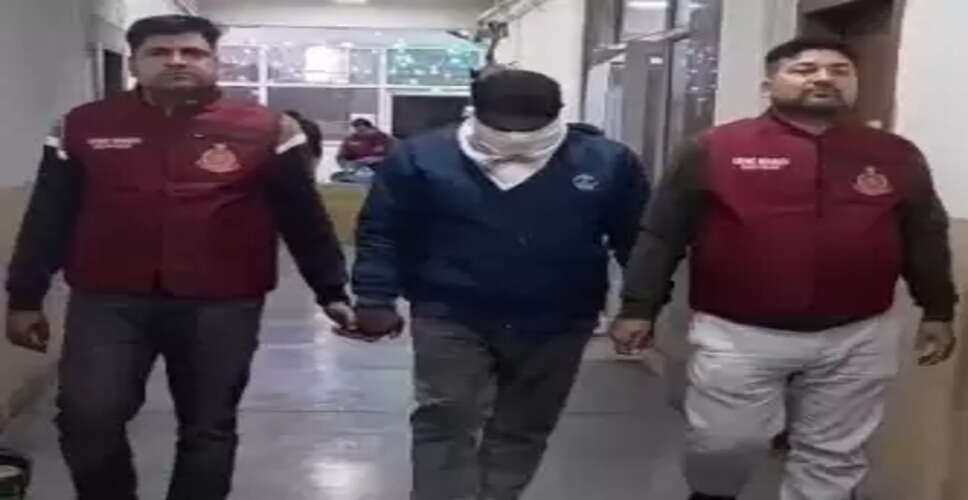 दिल्ली पुलिस की बड़ी कार्रवाई: कुख्यात स्नैचर गिरफ्तार, चोरी के 31 मोबाइल बरामद