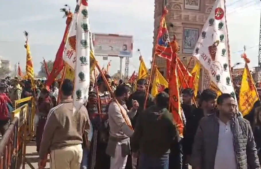 बाबा खाटूश्याम में उमड़ा भक्तों का जनसैलाब, रींगस से खाटू तक लगा रहा जाम ही जाम