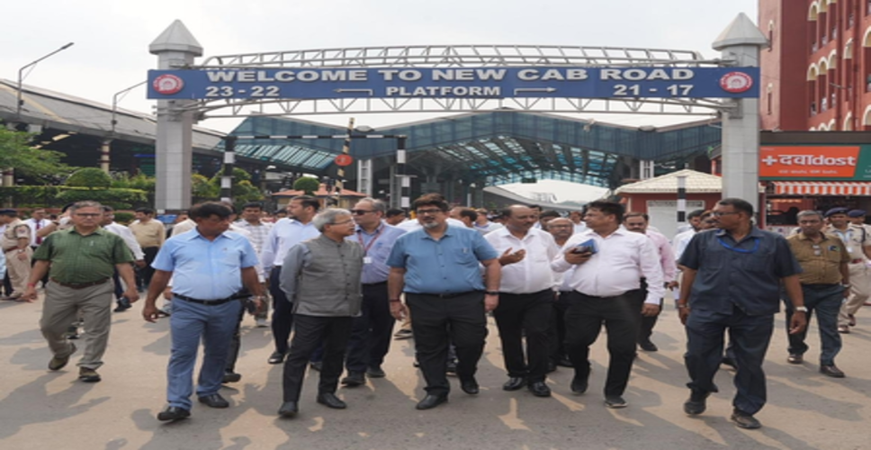 रेलवे बोर्ड के चेयरमैन ने बंगाल की परियोजनाओं की समीक्षा की, यात्रियों के लिए बेहतर सुविधाओं पर जोर दिया