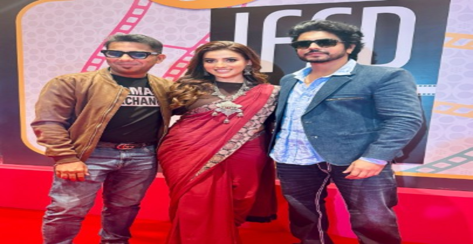 अंतरराष्ट्रीय मंच पर अक्षरा सिंह का जलवा, फिल्म फेस्टिवल में पसंद की गई 'मुझे ऐसा पति दे भगवान'