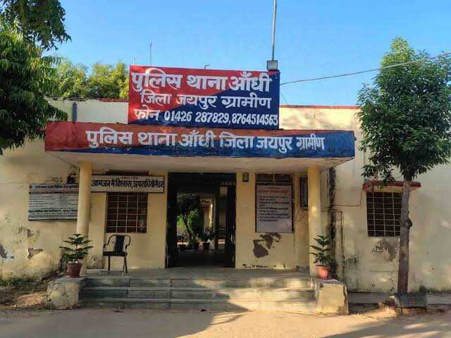 जयपुर में 1.61 करोड़ के जवाहरात लेकर फरार हुआ आरोपी गिरफ्तार, वीडियो में जाने विदेश में कारोबार का झांसा देकर व्यापारियों को फंसाता था