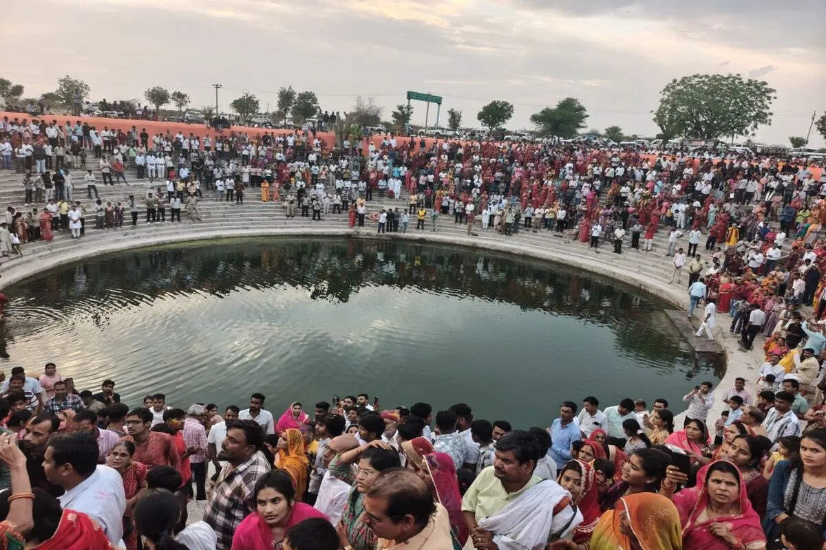 कपाल कुण्ड में उमड़े श्रद्धालु, दधिमती माता मंदिर में निकली भव्य सवारी