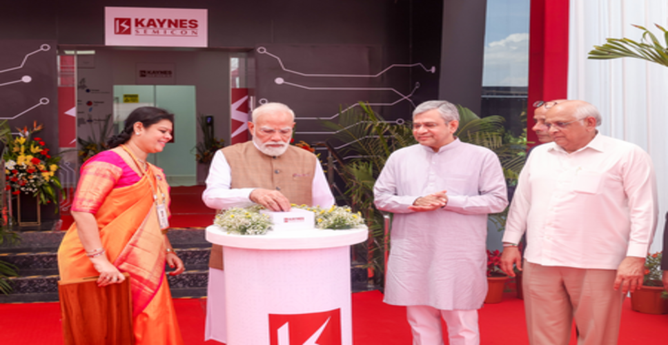 भारत में 2026 में चार और 2027 में दो सेमीकंडक्टर प्लांट तैयार हो जाएंगे : अश्विनी वैष्णव