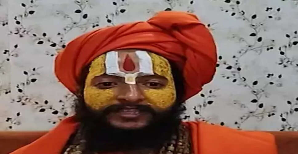 &lsquo;ये देश के लिए जल्लाद है&rsquo;, सपा सांसद के विवादित बयान पर सीताराम दास महाराज