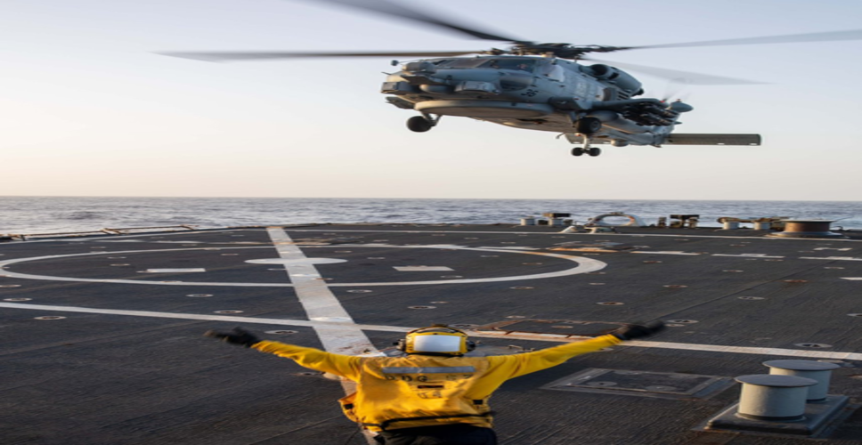 समुद्र में अमेरिकी नौसेना की सख्त गश्त, ईरानी बंदरगाहों पर नाकेबंदी लागू; कई जहाज लौटे