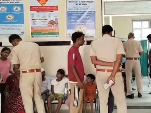उदयपुरवाटी में श्रद्धालुओं से भरा टेंपो पलटा, तीन बच्चों समेत सात घायल; चार गंभीर सीकर रेफर