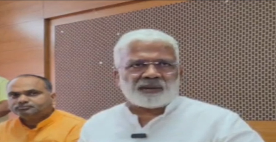 जल्द ही नेहरू को पीछे छोड़ देश के सबसे लंबे समय तक सेवा करने वाले पीएम बनेंगे मोदी: स्वतंत्र देव सिंह