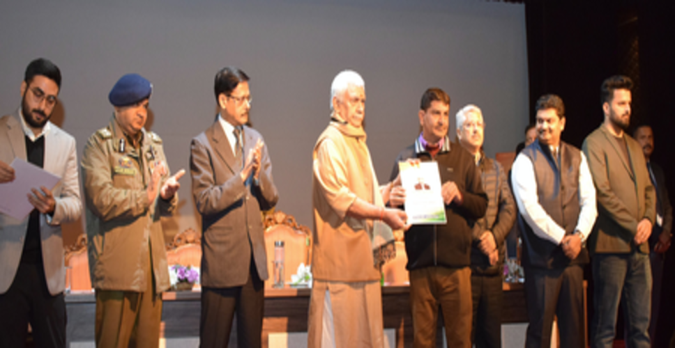 जम्मू-कश्मीर: एलजी मनोज सिन्हा ने 50 आतंक पीड़ित परिवारों को दिए अनुकंपा नियुक्ति पत्र