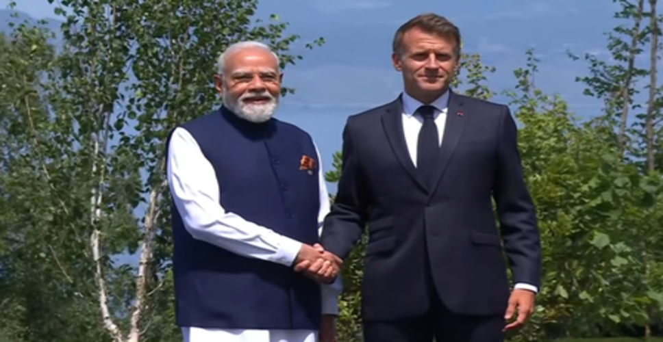 एवियन में पीएम मोदी और मैक्रों की मुलाकात, जी-7 सम्मेलन से पहले प्रधानमंत्री ने जताया आभार