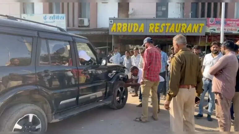 स‍िरोही में दो गुटों में जबरदस्त भिड़ंत, फिल्मी अंदाज में हमला