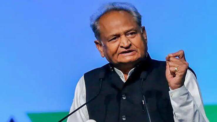 अशोक गहलोत का भाजपा पर पलटवार: 'मेरे बयान को तोड़-मरोड़कर पेश किया गया, डोटासरा पर कभी भ्रष्टाचार का आरोप नहीं लगाया