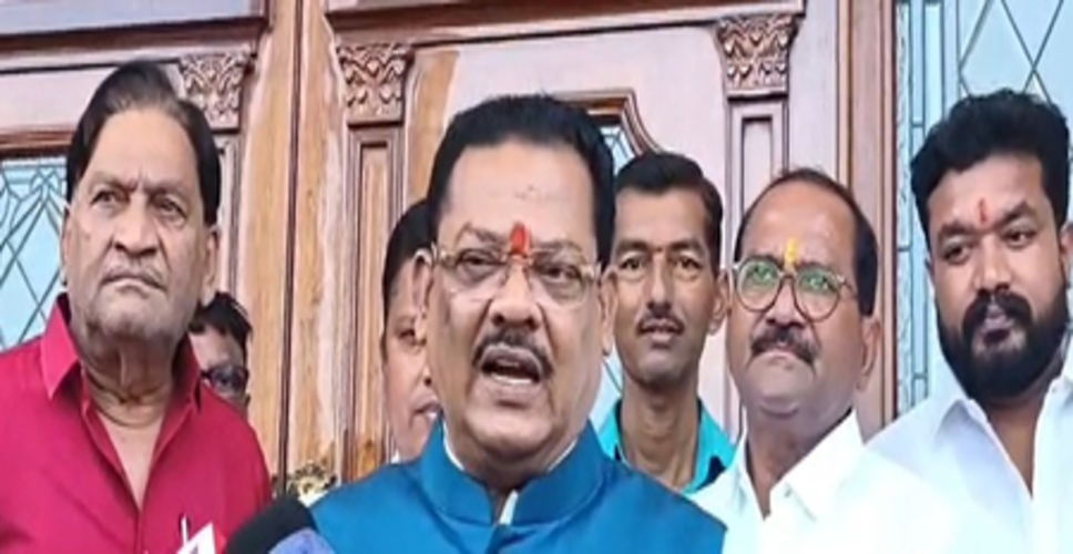 महाराष्ट्र सरकार के मंत्री का दावा : शिवसेना (यूबीटी) के 6 सांसदों ने बनाया अलग गुट, स्पीकर को दी लिखित सूचना