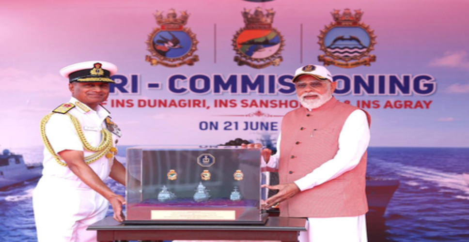 भारतीय नौसेना में आईएनएस अग्रय, आईएनएस दूनागिरी और आईएनएस संशोधक को शामिल किया गया: प्रधानमंत्री