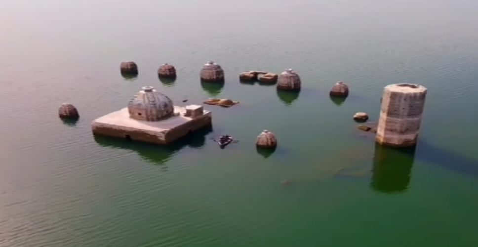 बाथू मंदिर: हर साल 8 महीने की जल समाधि लेता है चमत्कारी शिव मंदिर