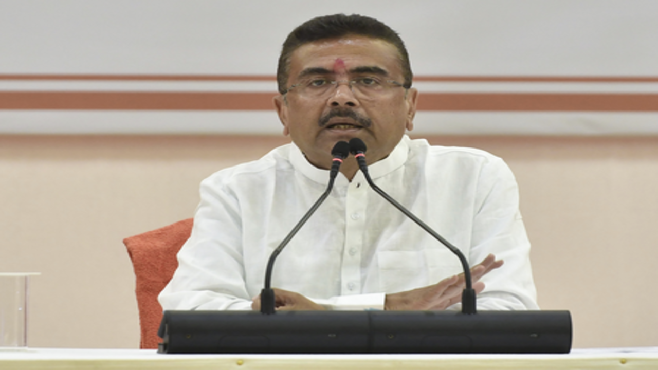 लोकसभा स्पीकर से मुलाकात से पहले टीएमसी के बागी सांसदों की दिल्ली में अहम बैठक, सीएम सुवेंदु अधिकारी भी रहेंगे मौजूद