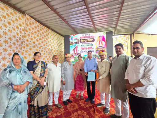 चाकसू में 'सिंदूर विहार' आवासीय योजना के भूखंडों का लॉटरी से आवंटन, विधायक राम अवतार बैरवा ने किया शुभारंभ