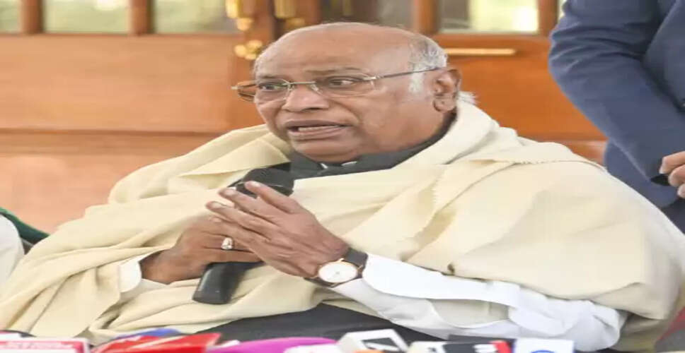 पूर्व प्रधानमंत्री पी.वी. नरसिम्हा राव की पुण्यतिथि पर खड़गे समेत कांग्रेस नेताओं ने दी श्रद्धांजलि