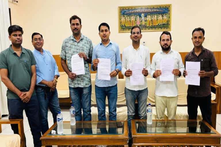 विद्या संबल योजना के 2500 सहायक आचार्यों की नौकरी पर संकट, संविदा भर्ती की तैयारी से बढ़ी चिंता