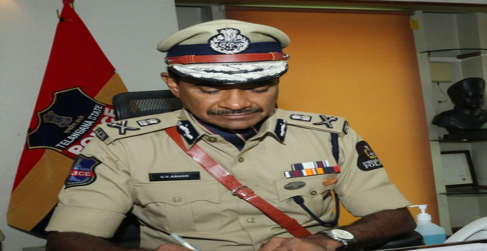 बकरीद से पहले तेलंगाना पुलिस ने बढ़ाई सुरक्षा व्यवस्था, डीजीपी ने की बैठक