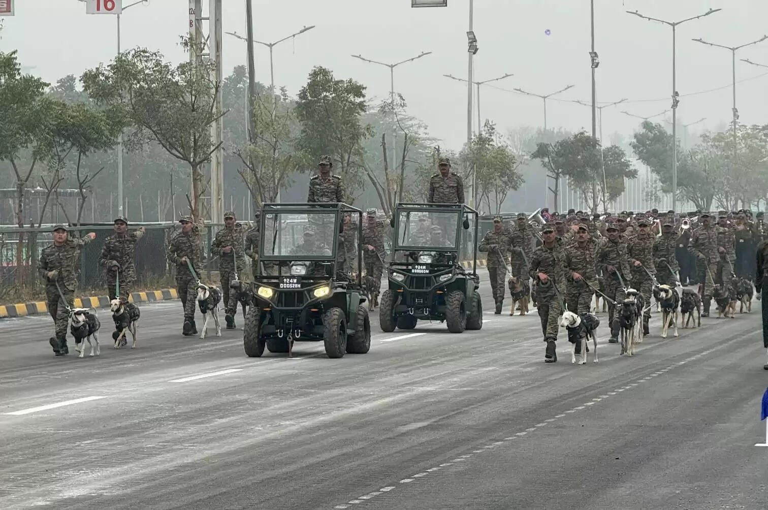 जयपुर में पहली बार प्रैक्टिस में दिखी आर्मी डे परेड, वीडियो में देखें ब्रह्मोस, ड्रोन और स्पेशल डॉग्स, मिसाइल, ड्रोन रहेंगे मुख्य आकर्षण