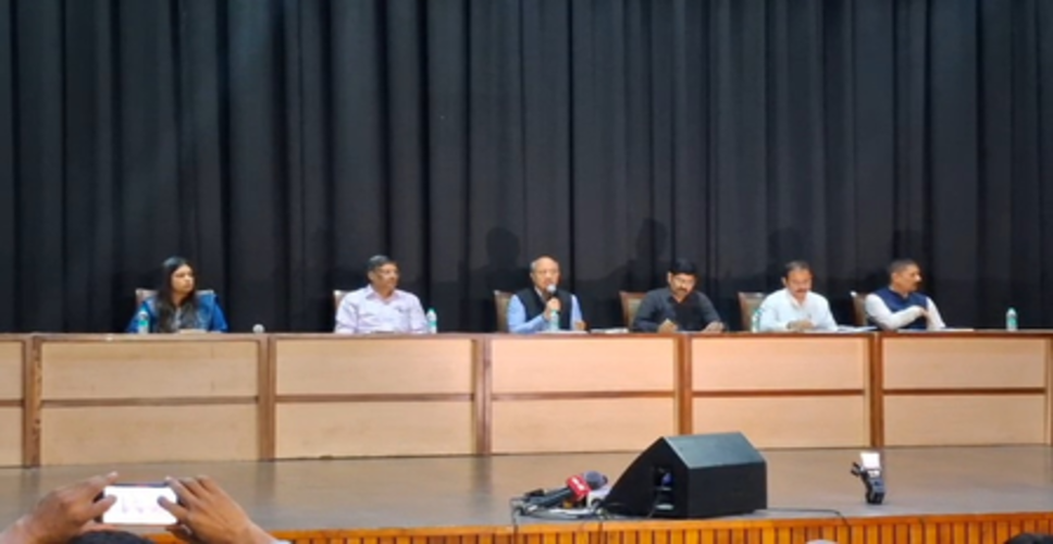 नोएडा: उच्च स्तरीय समिति की बैठक, श्रमिकों के लिए वेतन वृद्धि का ऐलान, हिंसा करने वालों पर सख्त कार्रवाई के संकेत