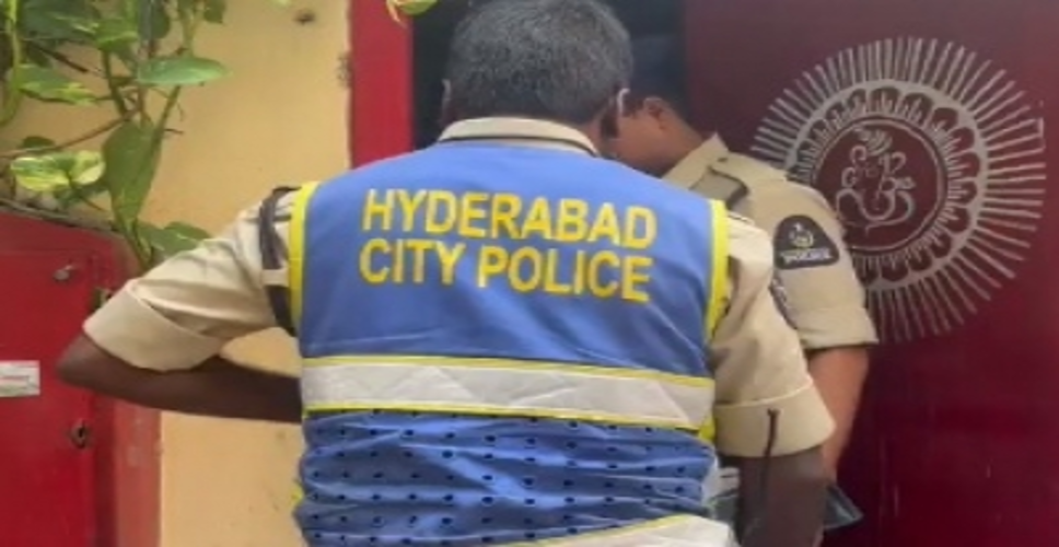 हैदराबाद के आसिफ नगर में गौतस्करी के शक पर दो गुटों में झड़प, पथराव में पुलिसकर्मी समेत कई घायल