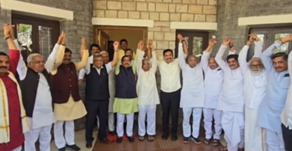 उपचुनावों में मतदाताओं को प्रभावित करने के लिए कर्नाटक के मंत्री देंगे प्रलोभन : भाजपा