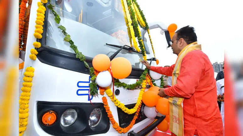 राजस्थान दिवस पर 207 नई बसों की सौगात, सीएम भजनलाल शर्मा ने दिखाई हरी झंडी