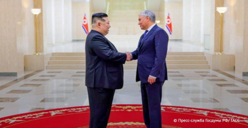 उत्तर कोरिया में किम जोंग-उन और रूसी स्पीकर की मुलाकात, सैनिकों की याद में बने संग्रहालय का उद्घाटन