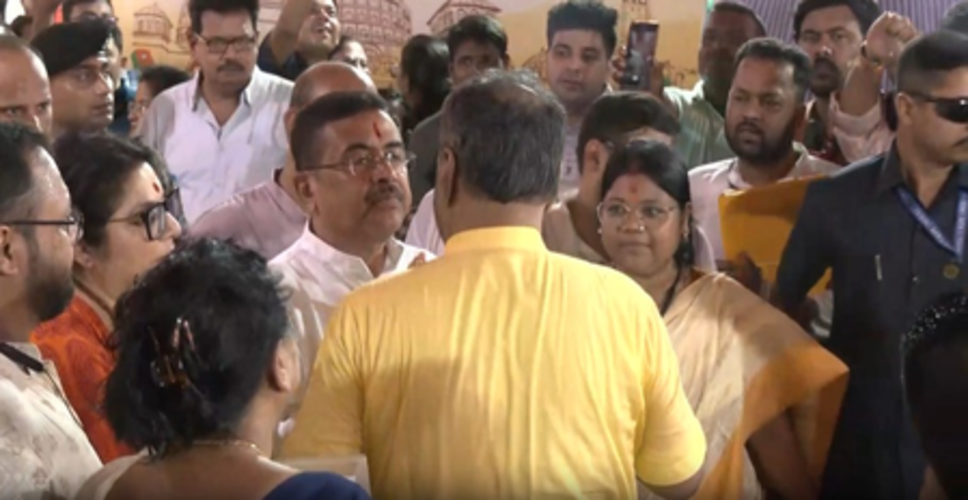 सीएम सुवेंदु अधिकारी ने 'जनता दरबार' में सुनीं लोगों की समस्याएं, बड़ी संख्या में फरियादी आए