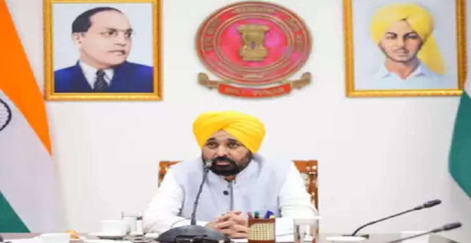 प्रकाश पर्व पर पंजाब के मुख्यमंत्री भगवंत मान ने श्री हरमंदिर साहिब में टेका माथा, देशवासियों के लिए की प्रार्थना