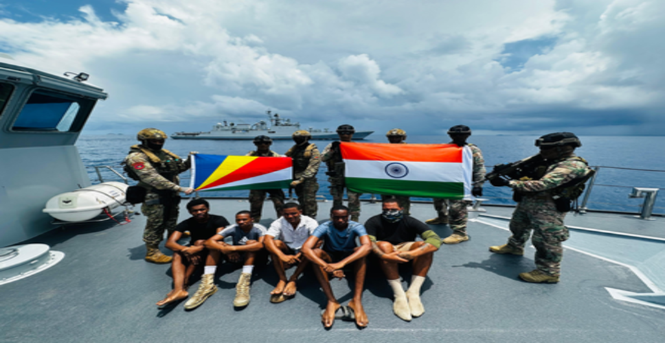 सेशेल्स में युद्धाभ्यास पूरा कर रवाना हुआ भारतीय युद्धपोत &lsquo;आईएनएस त्रिकंड&rsquo;