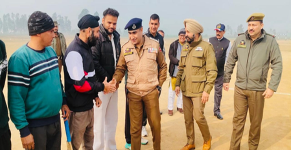जम्मू में पुलिस का टी-10 कॉस्को बॉल क्रिकेट टूर्नामेंट शुरू, युवाओं को नशे से दूर रखने की पहल